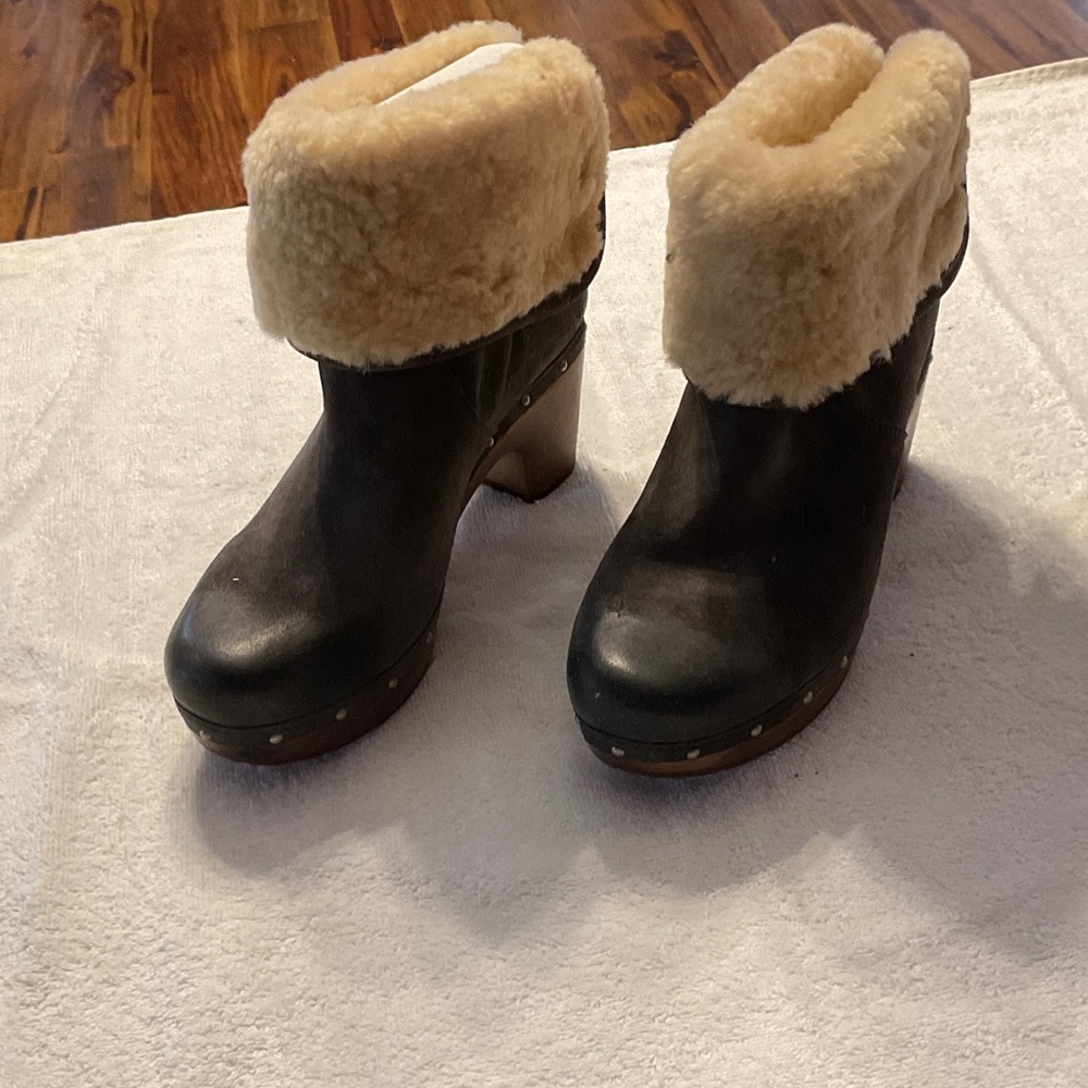 NEW UGG Dark Brown and Tan Heeled Boots with Fur Cuff